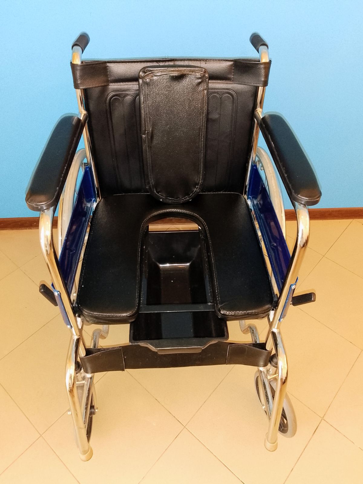Рингова инвалидна количка с тоалетна функция Mobilux MSW-1400 - Image 2